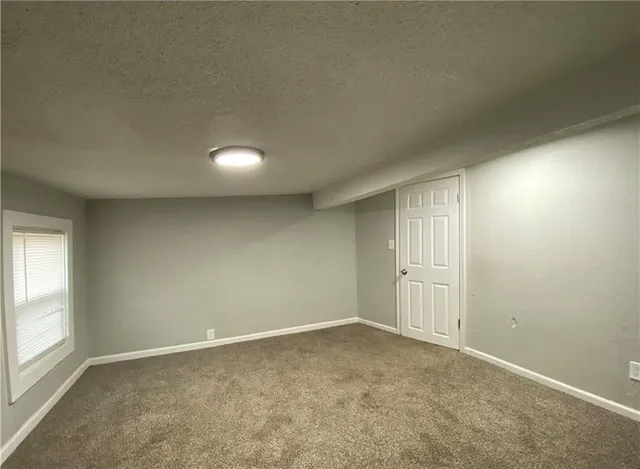 $190,000 | 913 South Hocker Avenue, Independence, MO 64050