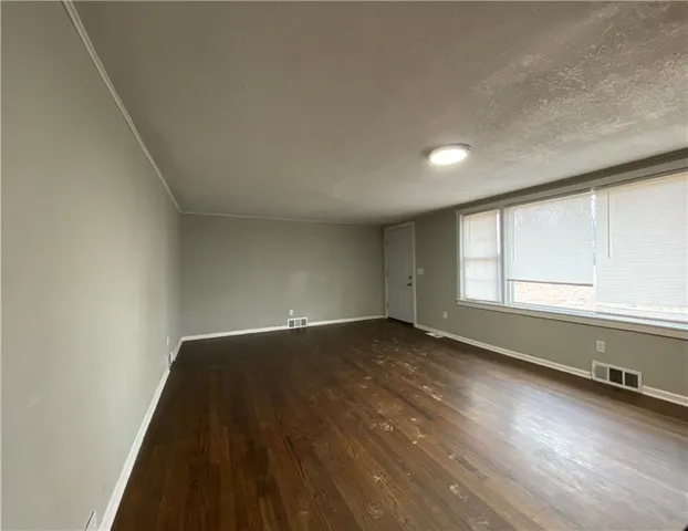 $190,000 | 913 South Hocker Avenue, Independence, MO 64050