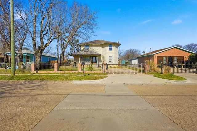 $275,000 | 1907 Angelina Drive, Dallas, TX 75212