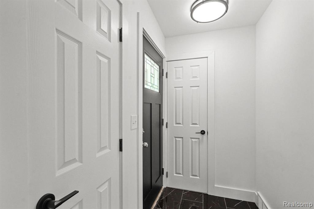 2758 Hillendale Drive Rochester Hills, MI 48309 - Photo 14 of 23