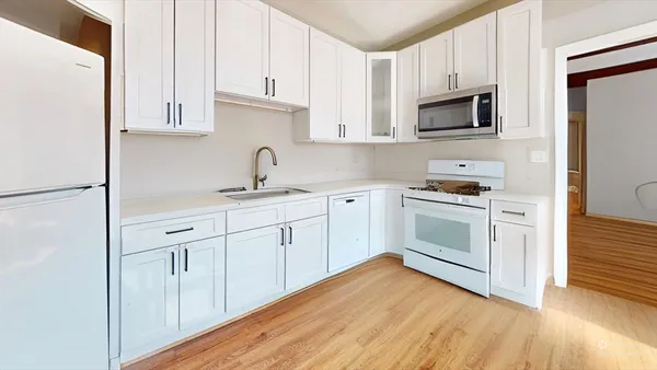 $3,695 | 12 Lyman Street, Unit 1, Waltham, MA 02452