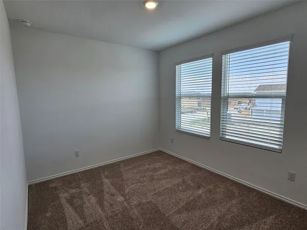 $1,550 | 704 Commander Abbott Drive, Jarrell, TX 76537