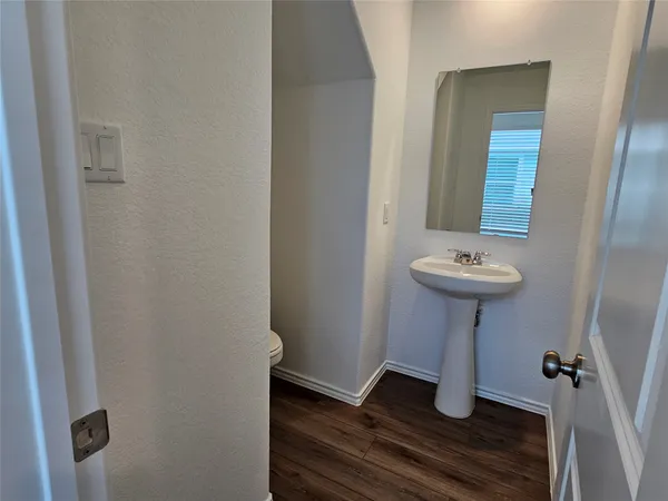 $1,550 | 704 Commander Abbott Drive, Jarrell, TX 76537