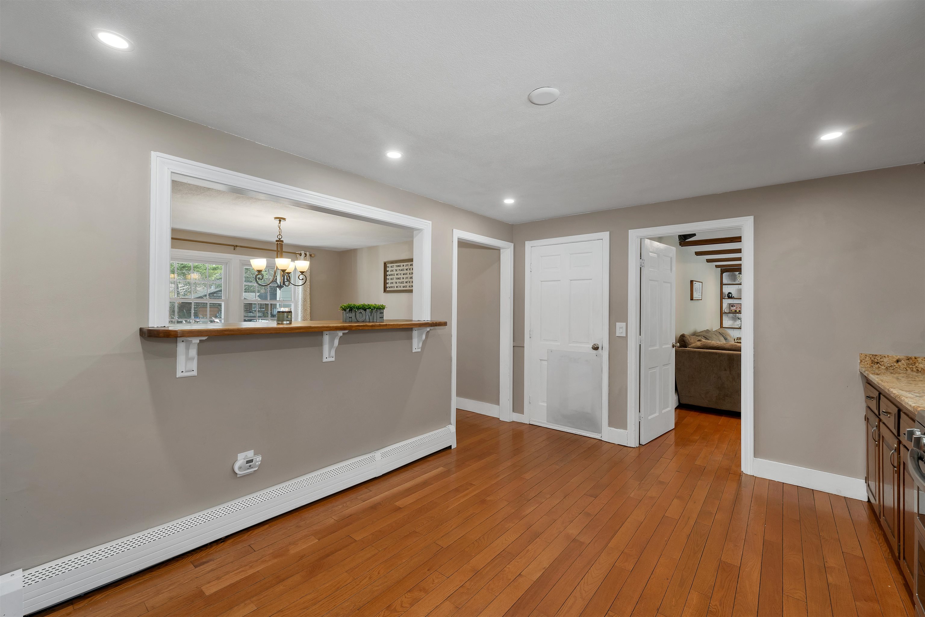 27 Cole Street Salem, NH 03079 - Photo 8 of 29