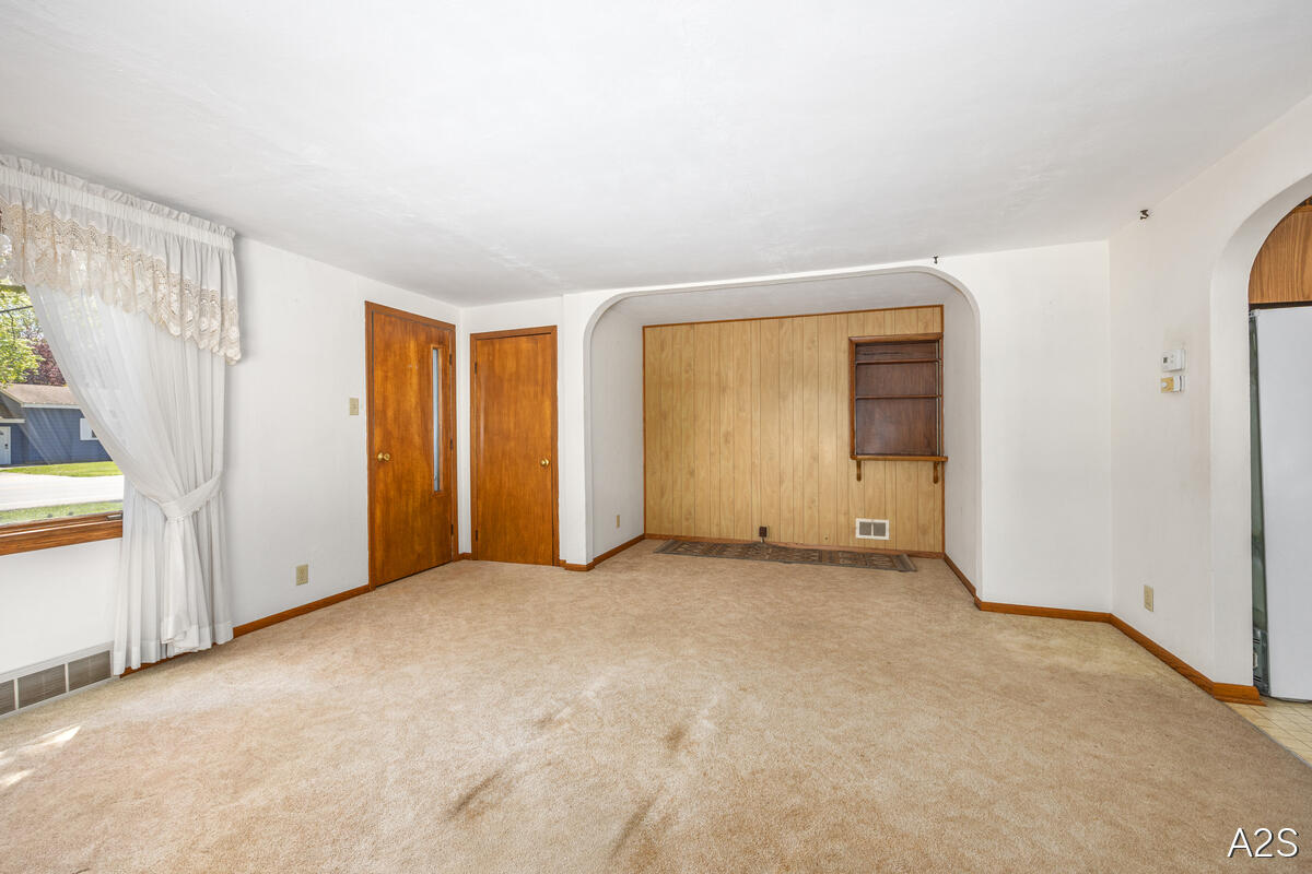 711 Riley Street Holland, MI 49424 - Photo 2 of 26 711-Riley_002