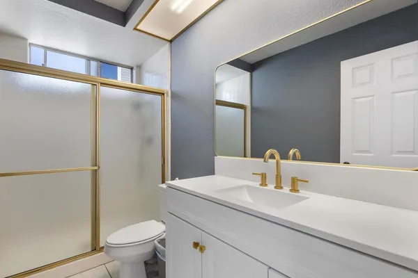 $915,000 | 736 Granada Drive, Vista, CA 92083