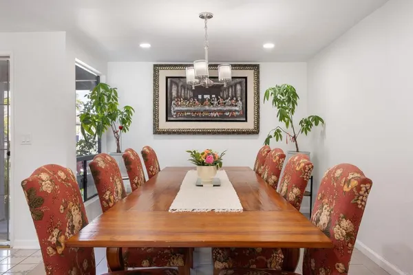 $915,000 | 736 Granada Drive, Vista, CA 92083