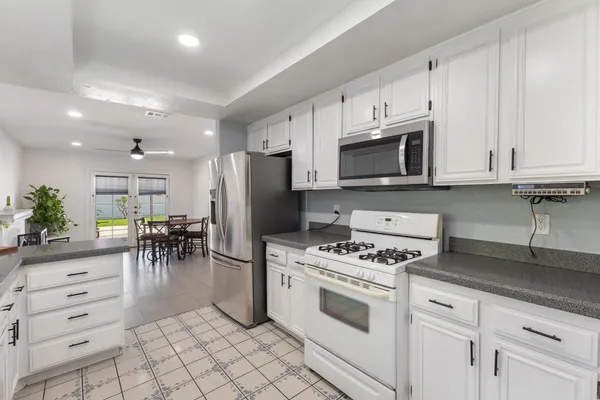 $915,000 | 736 Granada Drive, Vista, CA 92083