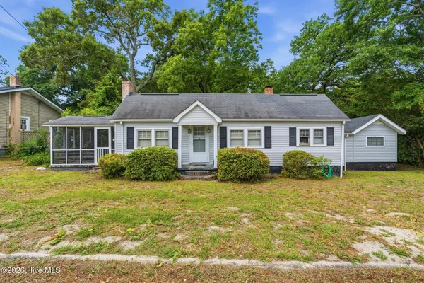 $125,000 | 704 East Hamlet Avenue, Hamlet, NC 28345