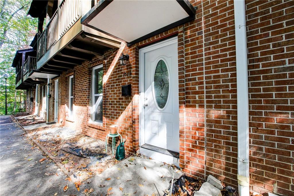 7325 Cardigan Circle Atlanta, GA 30328 - Photo 28 of 31 a view of outdoor space