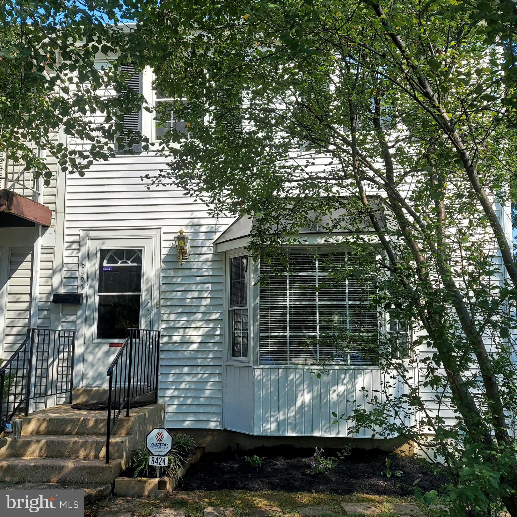 8424 Snowden Oaks Place Laurel, MD 20708 - Photo 8 of 9 Gallery Image 8