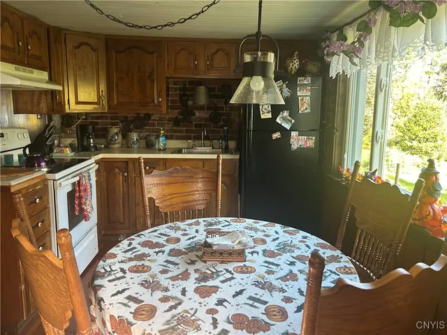 $180,000 | 9121 Paris Hill Road, Paris, NY 13456