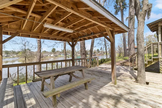 $259,900 | 1281 Creeklake Drive, Onalaska, TX 77360