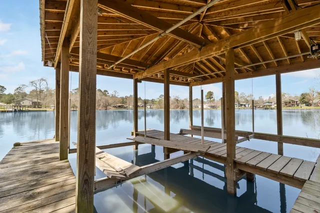 $259,900 | 1281 Creeklake Drive, Onalaska, TX 77360