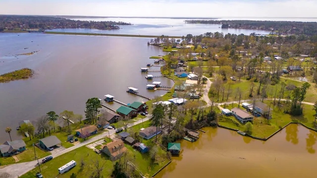 $259,900 | 1281 Creeklake Drive, Onalaska, TX 77360