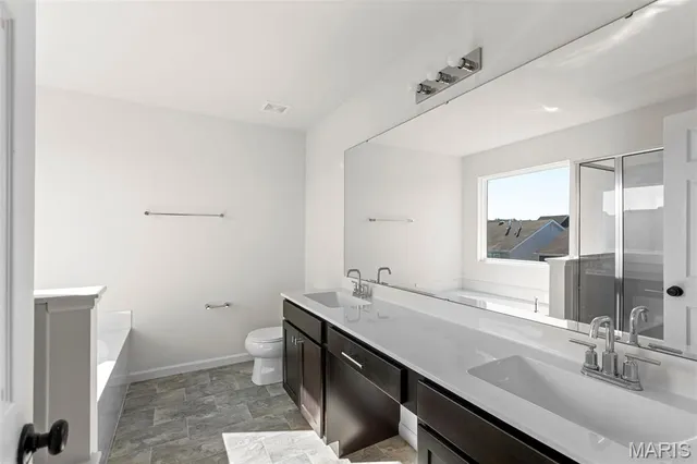 $596,245 | 12201 Louiselle Park Drive, Maryland Heights, MO 63043