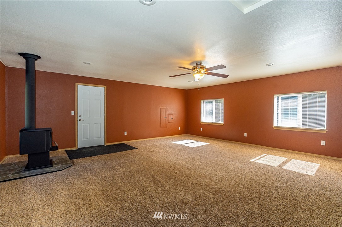 11220 Langworthy Road Southwest Rochester, WA 98579 - Photo 11 of 36 Gallery Image 11