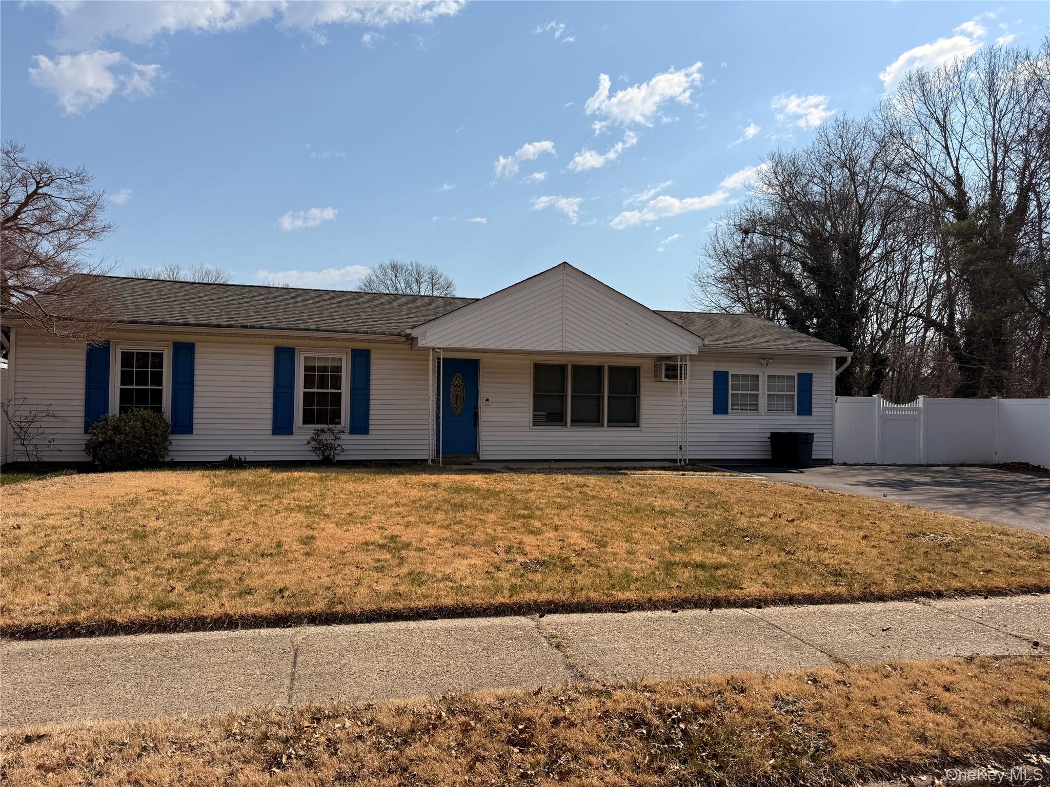 549 Blue Point Road Farmingville, NY 11738 - Photo 12 of 12