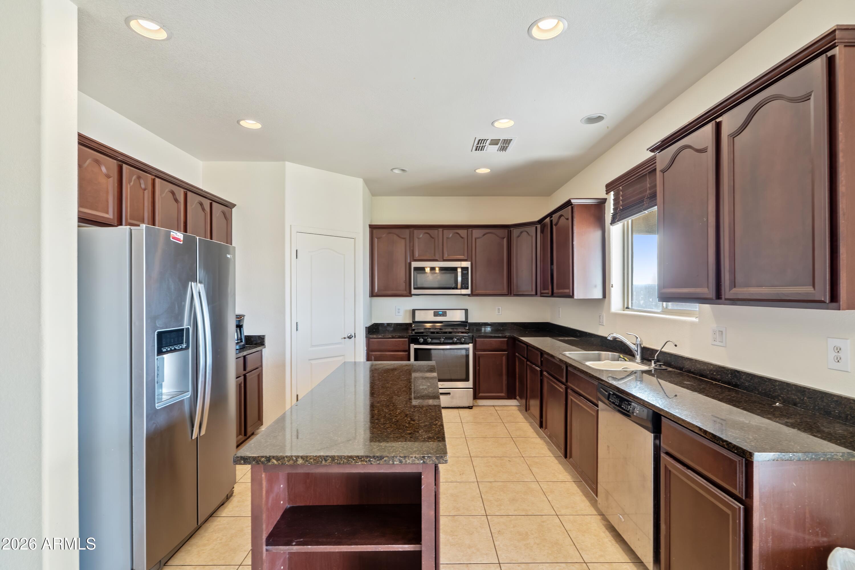 7634 West Apollo Road Laveen, AZ 85339 - Photo 13 of 34 Kitchen