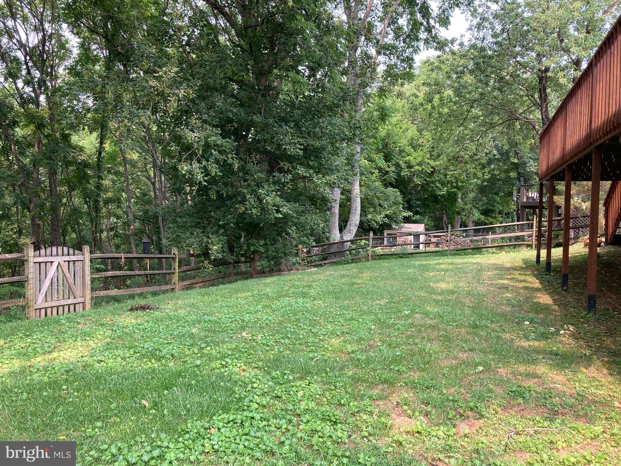 6916 Fox Chase Road New Market, MD 21774 - Photo 33 of 43 Fully fenced!