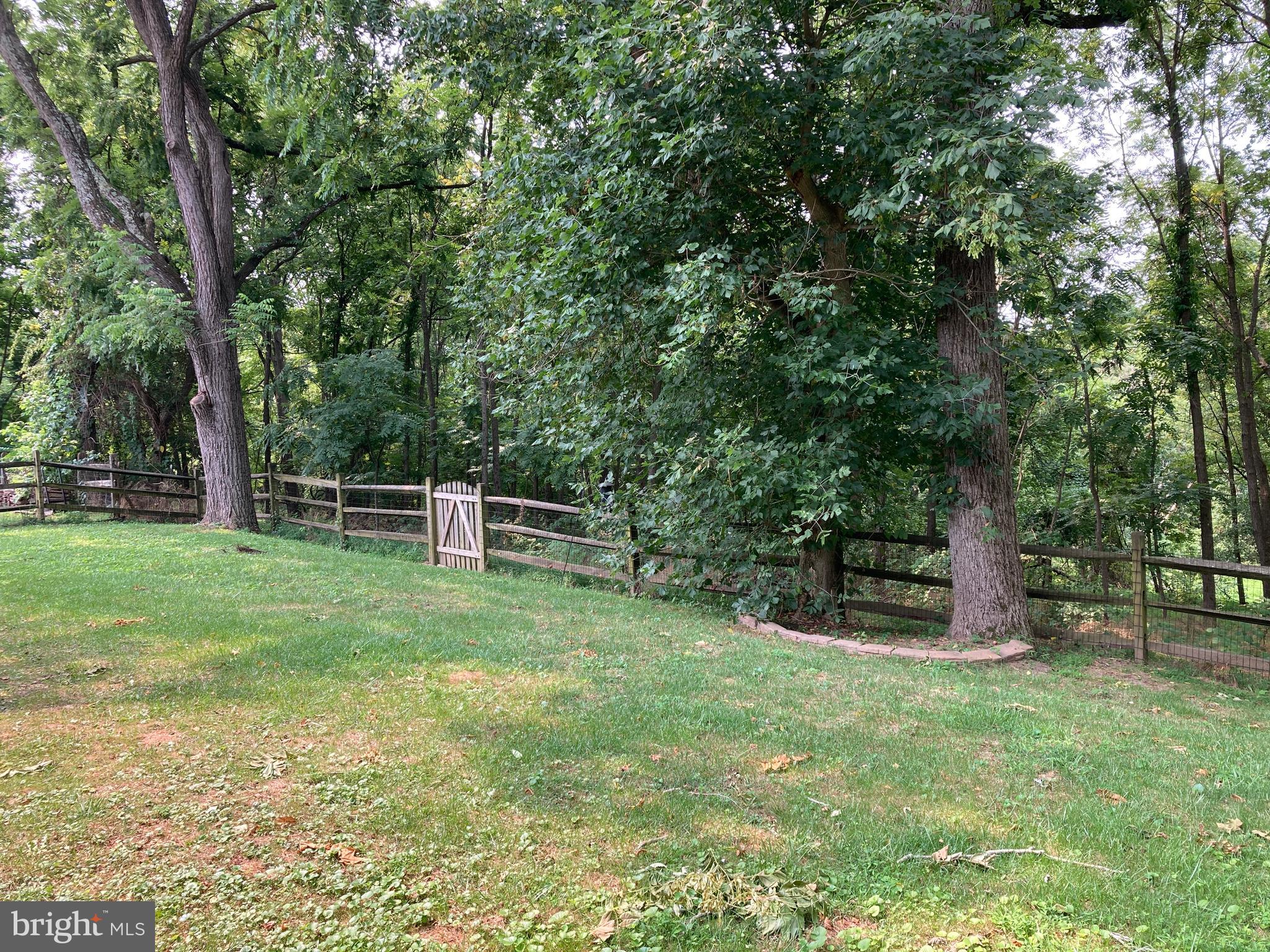 6916 Fox Chase Road New Market, MD 21774 - Photo 34 of 43 Large back yard.