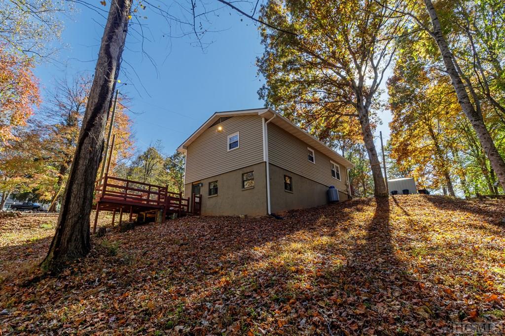 1869 Frazier Road Franklin, NC 28734 - Photo 8 of 36 Gallery Image 8