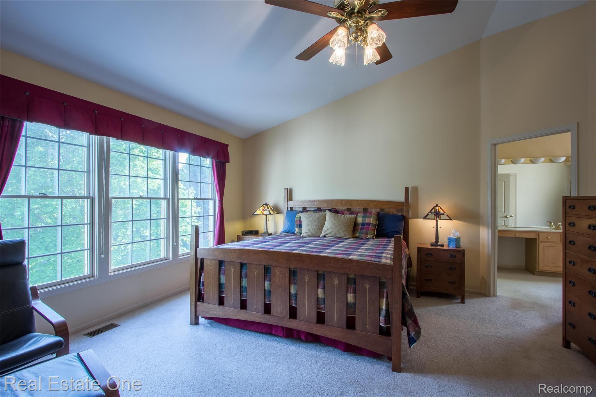 900 Loggers Circle Rochester, MI 48307 - Photo 18 of 24 logger Master bedroom 1.jpg