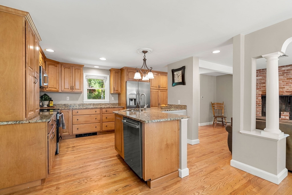 28 Birch Road Andover, MA 01810 - Photo 10 of 40