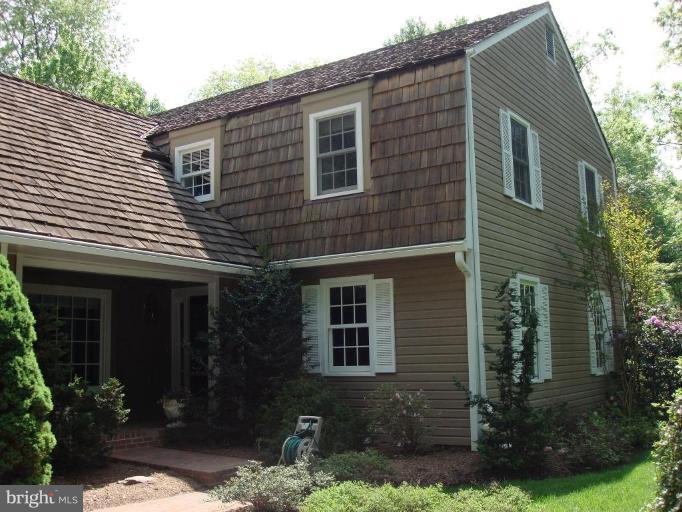 10240 Dunfries Road Vienna, VA 22181 - Photo 12 of 28 Exterior #2