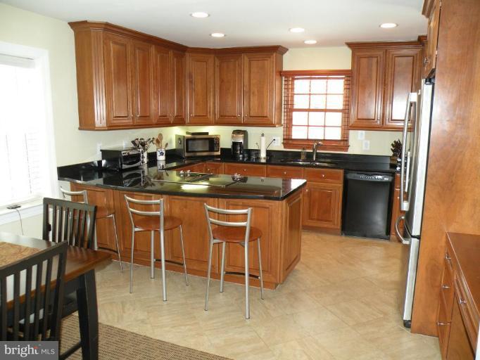 10240 Dunfries Road Vienna, VA 22181 - Photo 15 of 28 Kitchen