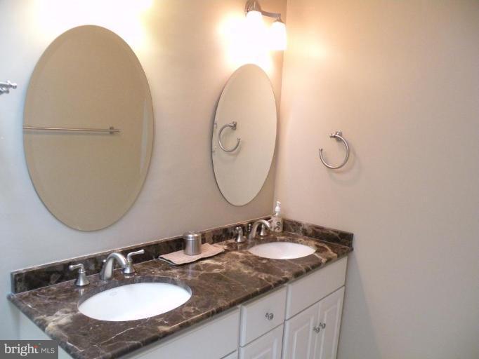10240 Dunfries Road Vienna, VA 22181 - Photo 18 of 28 Master Bath