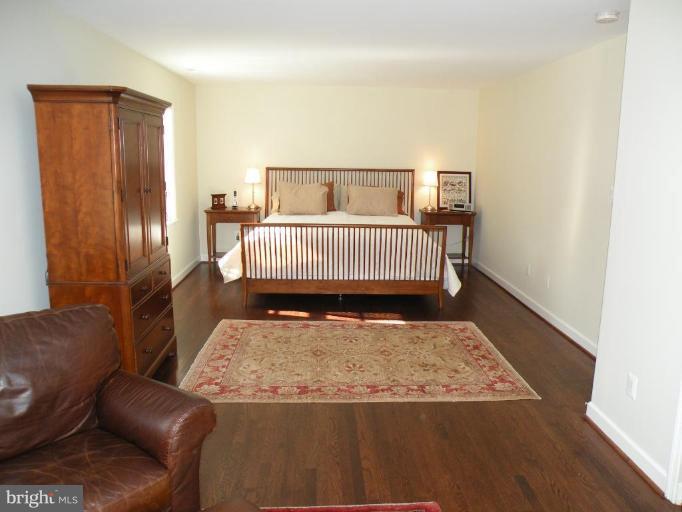 10240 Dunfries Road Vienna, VA 22181 - Photo 19 of 28 Master Bedroom