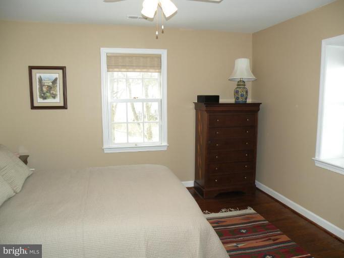 10240 Dunfries Road Vienna, VA 22181 - Photo 4 of 28 Bedroom #4