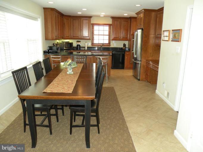 10240 Dunfries Road Vienna, VA 22181 - Photo 6 of 28 Kitchen #2