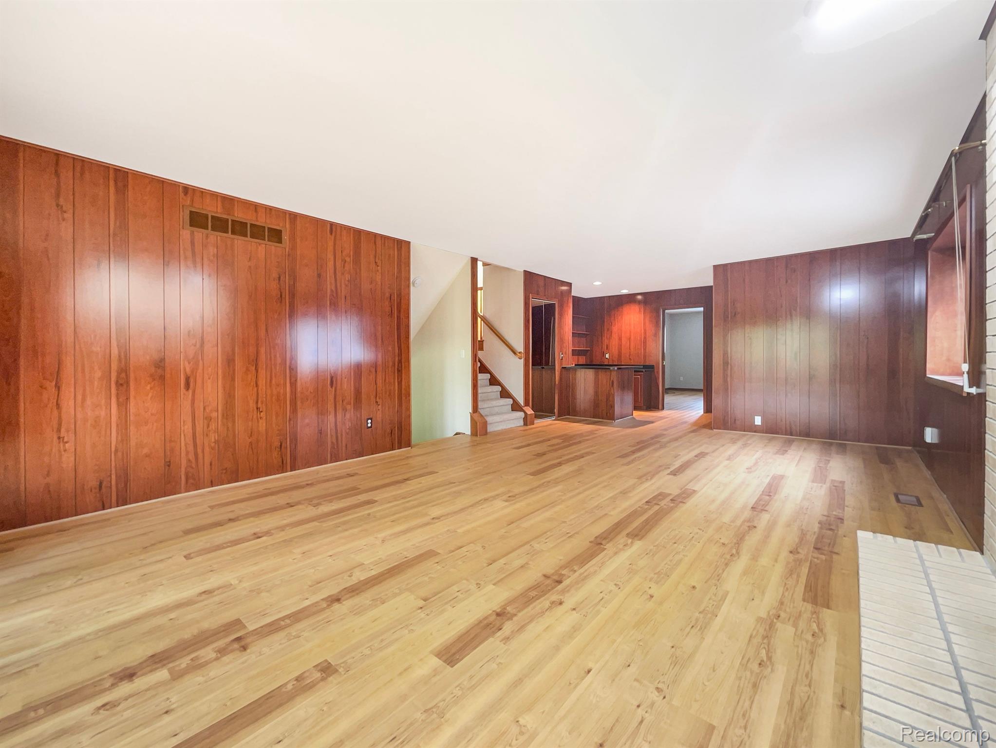 2137 Clinton View Circle Rochester, MI 48309 - Photo 36 of 38 Gallery Image 36