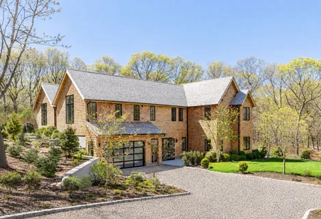 $4,995,000 | 21 Ocean Parkway, East Hampton, NY 11937