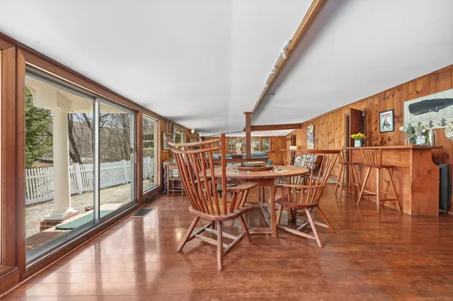 $985,000 | 7 Ford Road, Newtown, CT 06482