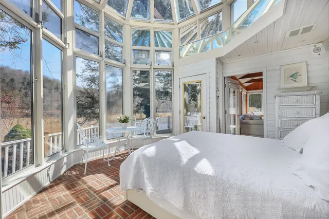 $985,000 | 7 Ford Road, Newtown, CT 06482