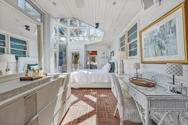 $985,000 | 7 Ford Road, Newtown, CT 06482