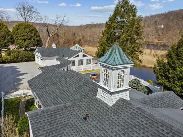 $985,000 | 7 Ford Road, Newtown, CT 06482