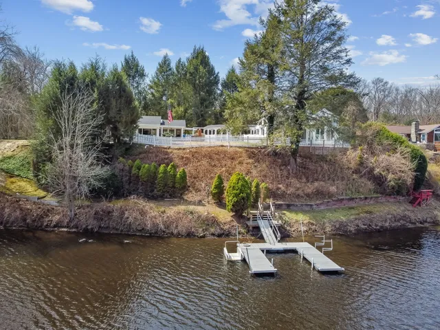 $985,000 | 7 Ford Road, Newtown, CT 06482