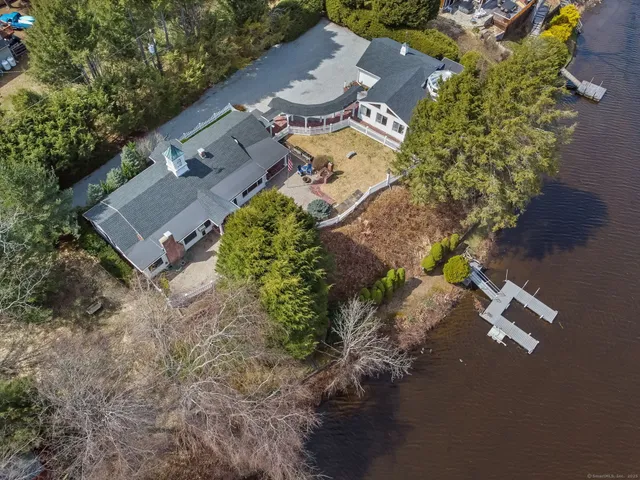 $985,000 | 7 Ford Road, Newtown, CT 06482