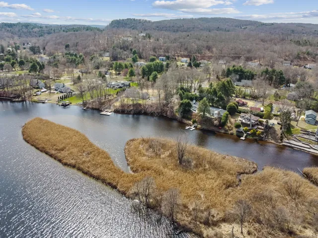 $985,000 | 7 Ford Road, Newtown, CT 06482