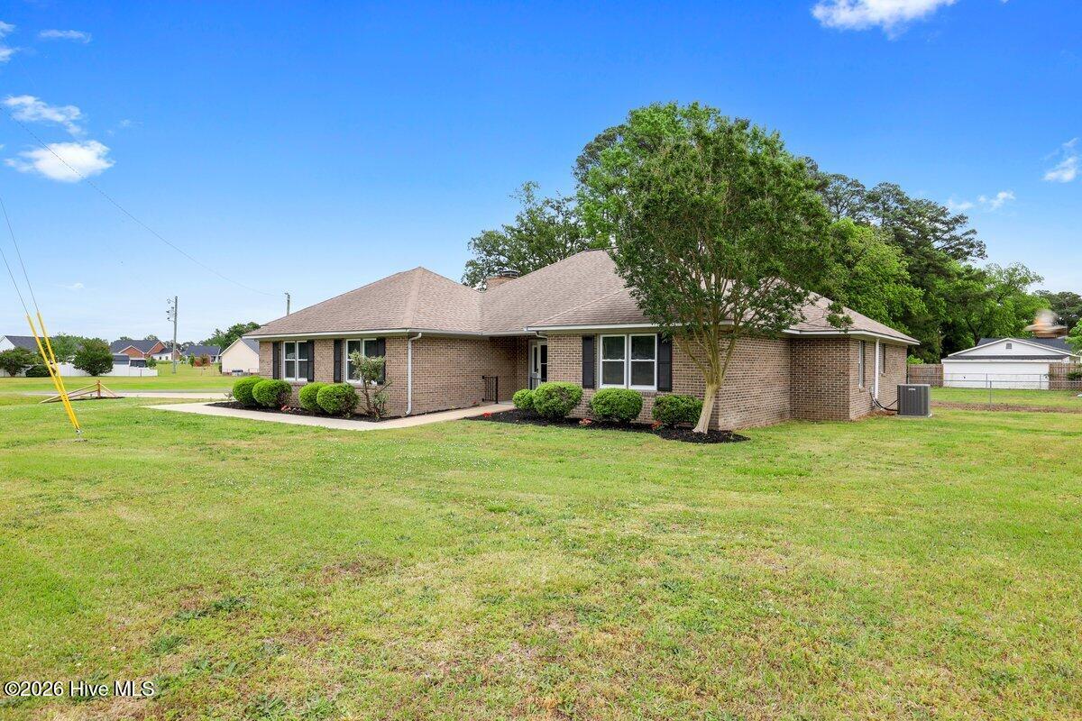 170 Leslie Road Goldsboro, NC 27530 - Photo 2 of 29 170 Leslie Rd-4
