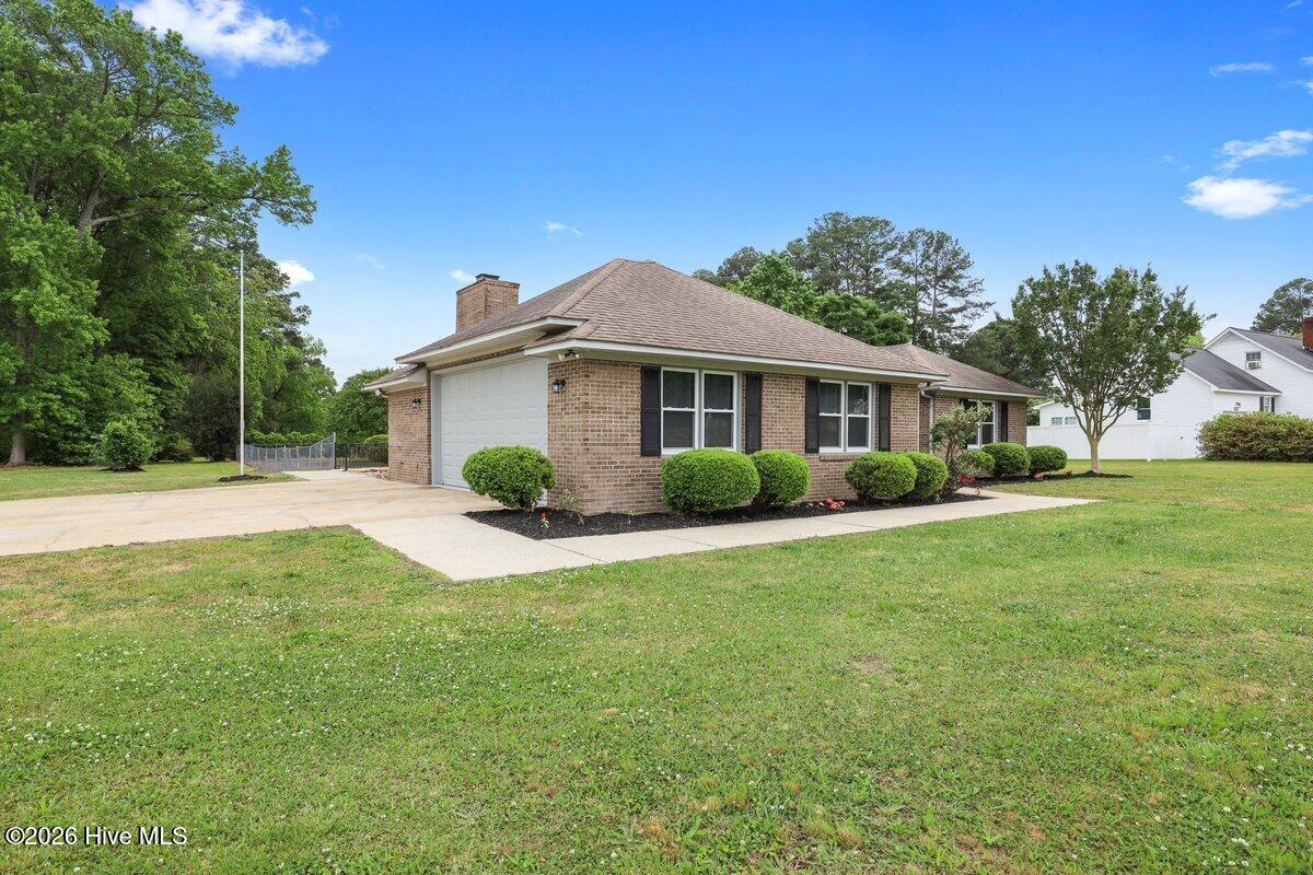 170 Leslie Road Goldsboro, NC 27530 - Photo 3 of 29 170 Leslie Rd-2