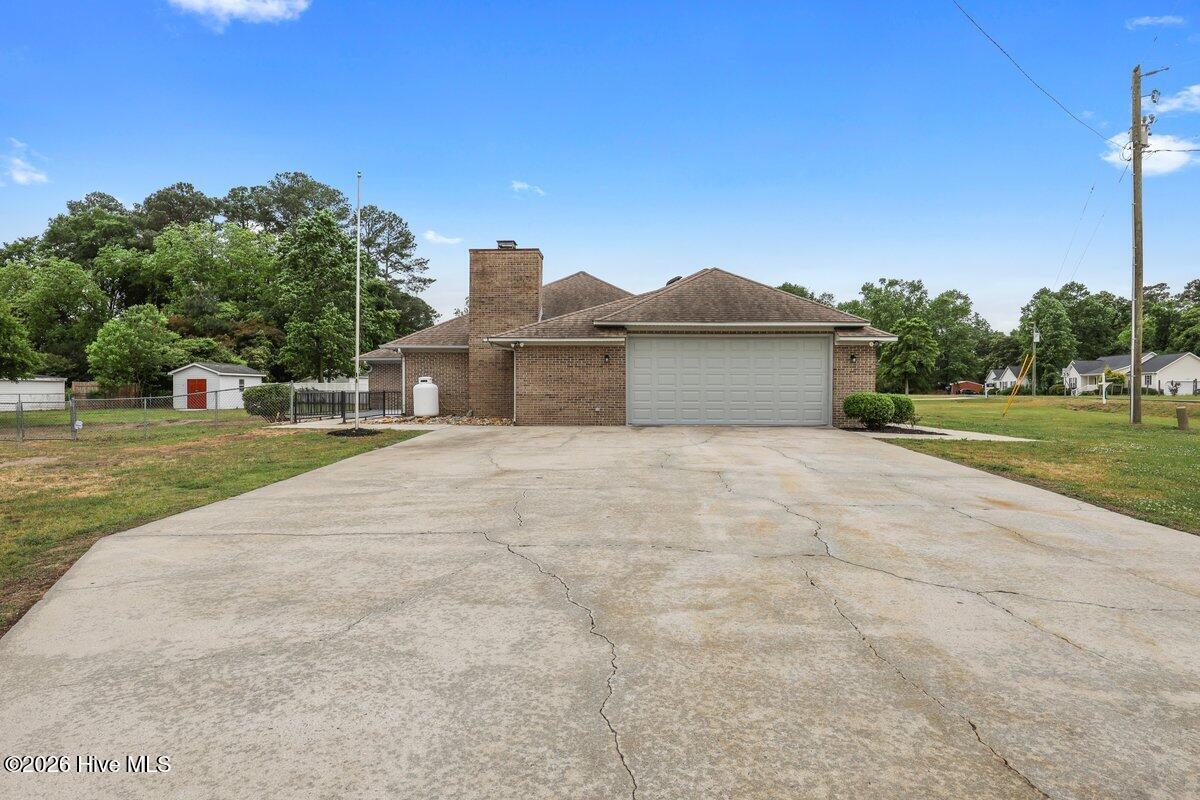 170 Leslie Road Goldsboro, NC 27530 - Photo 4 of 29 170 Leslie Rd-1 2