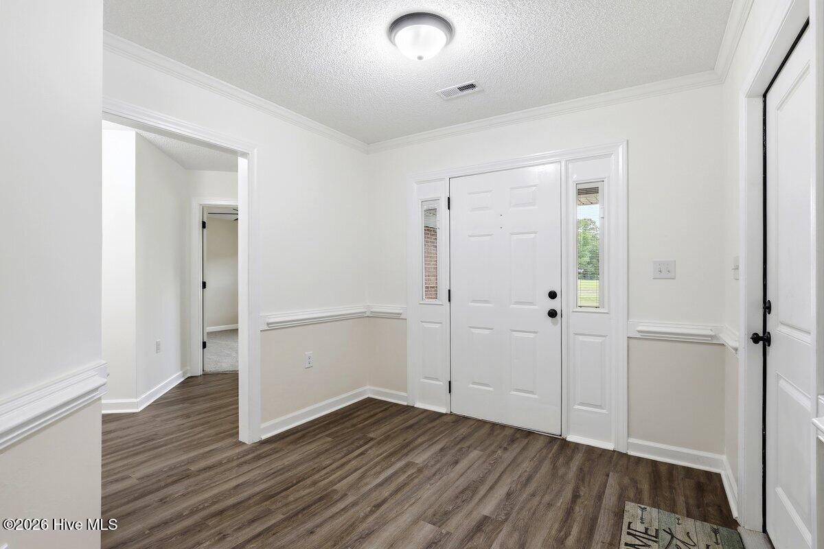 170 Leslie Road Goldsboro, NC 27530 - Photo 5 of 29 170 Leslie Rd-36