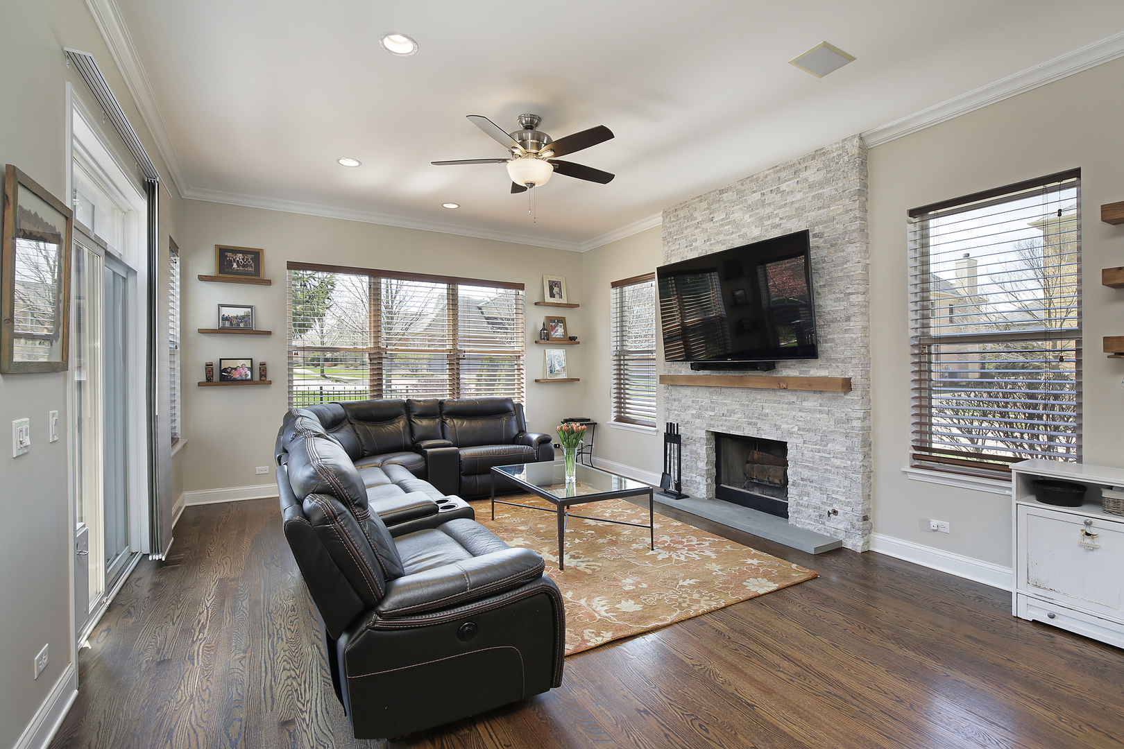 55 Ronan Road Highwood, IL 60040 - Photo 4 of 15