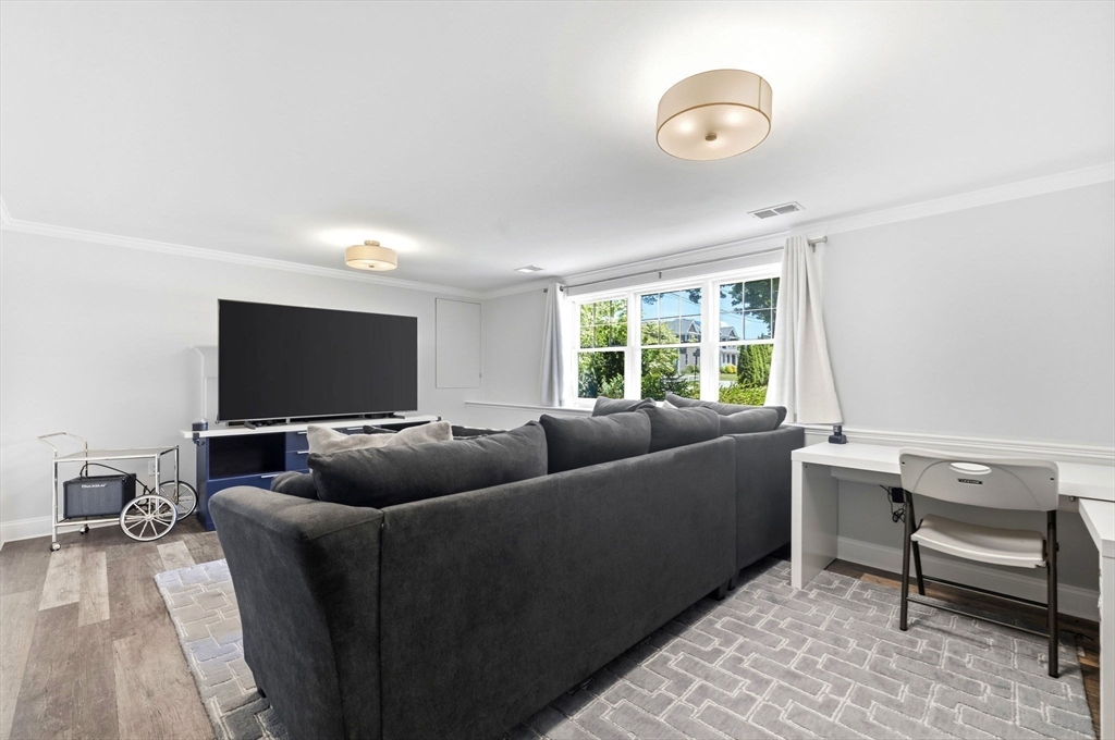 109 Linden Street Needham, MA 02492 - Photo 15 of 20 Gallery Image 15