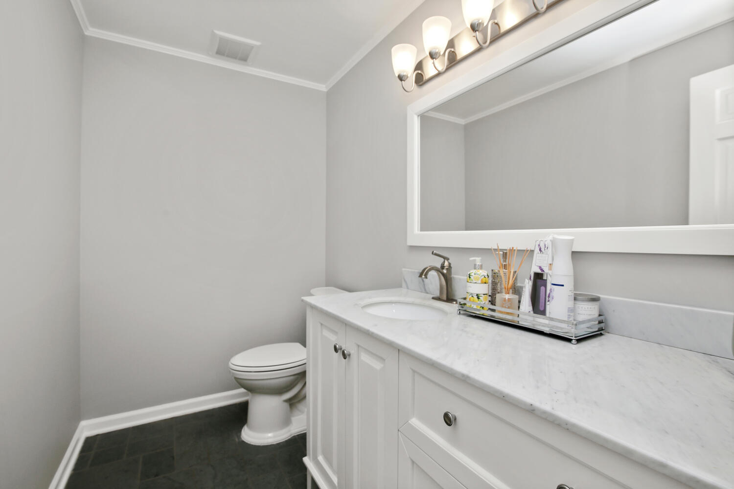 57 Deer Park Road New Canaan, CT 06840 - Photo 16 of 40 57 Deer Park Rd New Canaan CT-large-021-